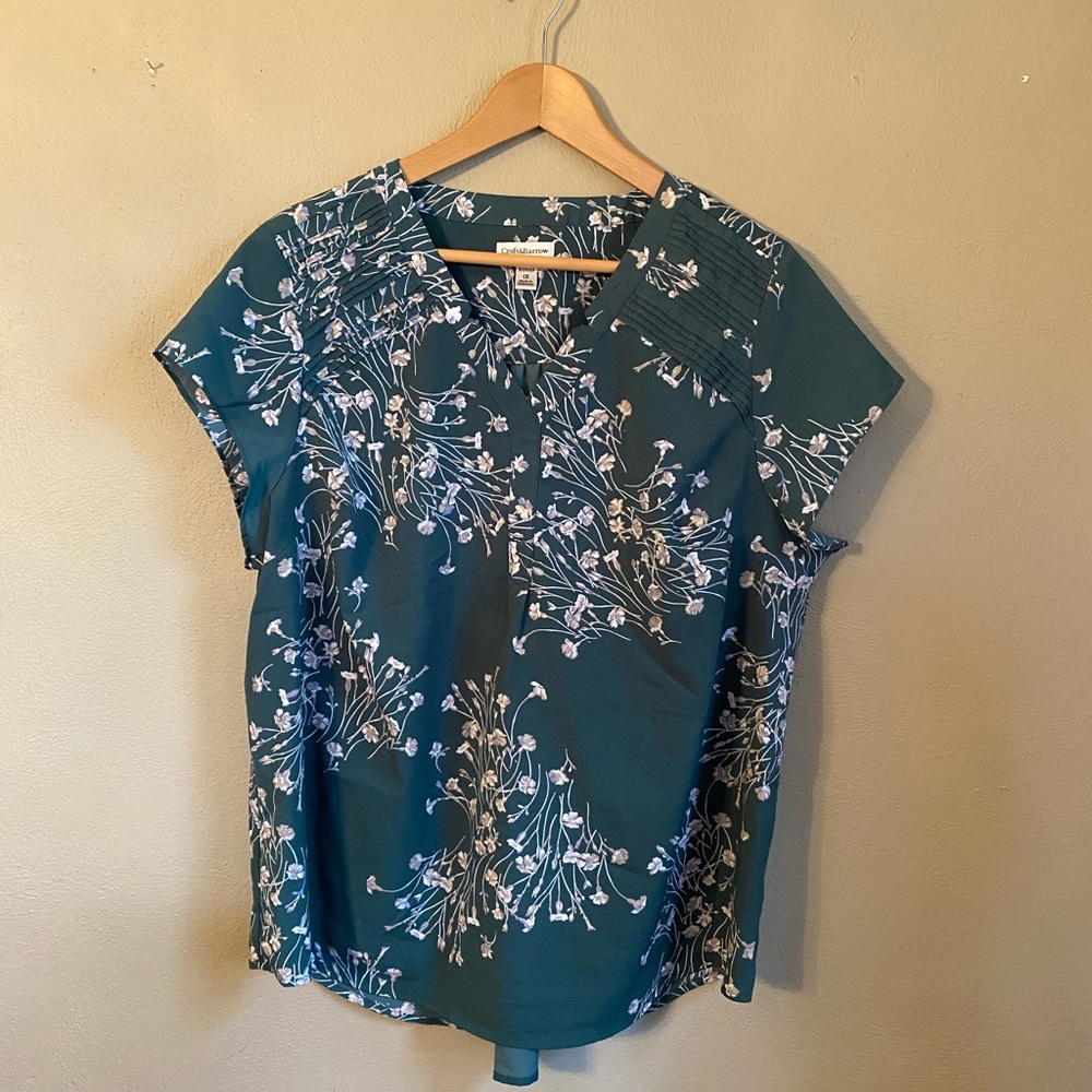 Short Sleeve Green Floral Print Blouse